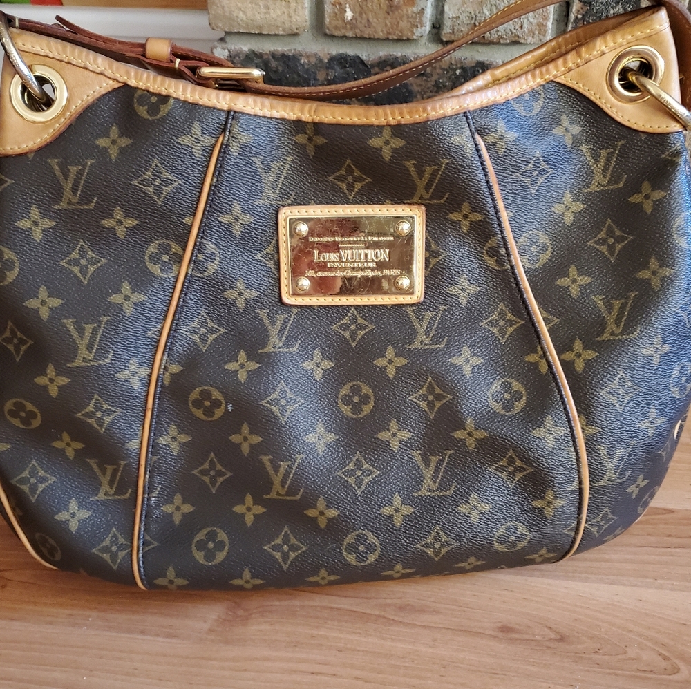 *AUTHENTIC* LOUIS VUITTON